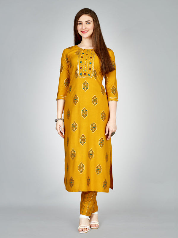 Women Paisley Printed Regular Thread Work Kurta with Churidar