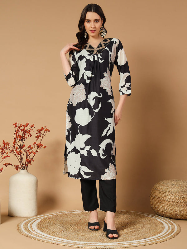 Muslin Digital Print Kurta with Heavy Crepe Pant Set