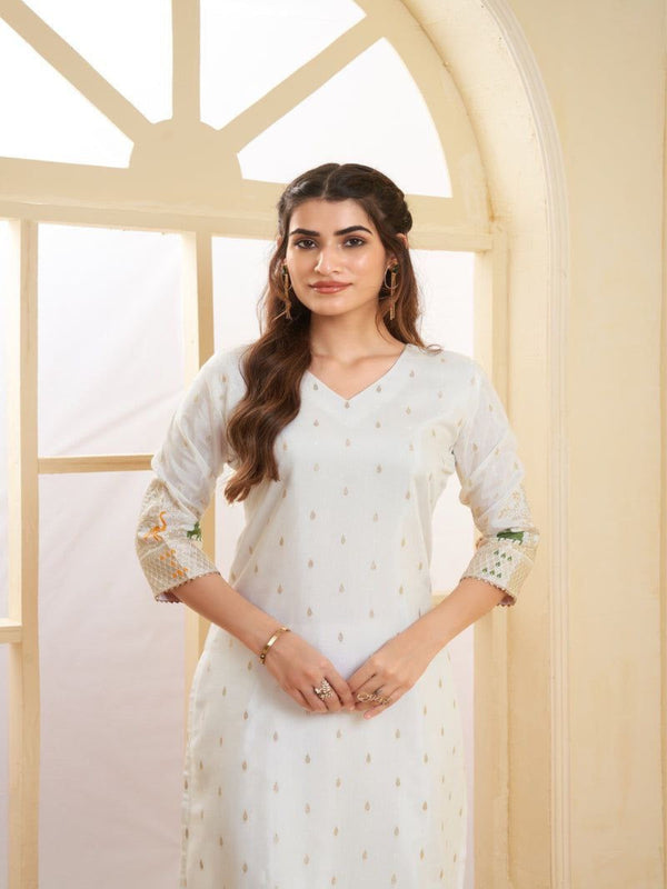 Floral Embroidered Regular Sequinned Kurta with Trousers and Dupatta