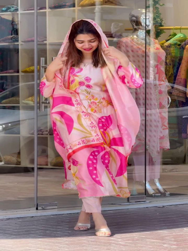 Women Baby Pink Floral Print Poly Blend Kurta Set by Dreamstyle