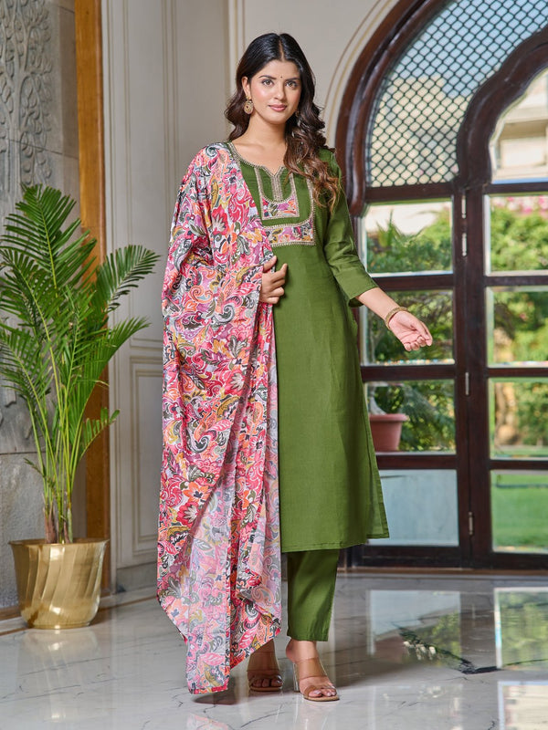 Floral Embroidered Chanderi Silk Kurta with Trousers & Dupatta – Refined & Elegant(green)